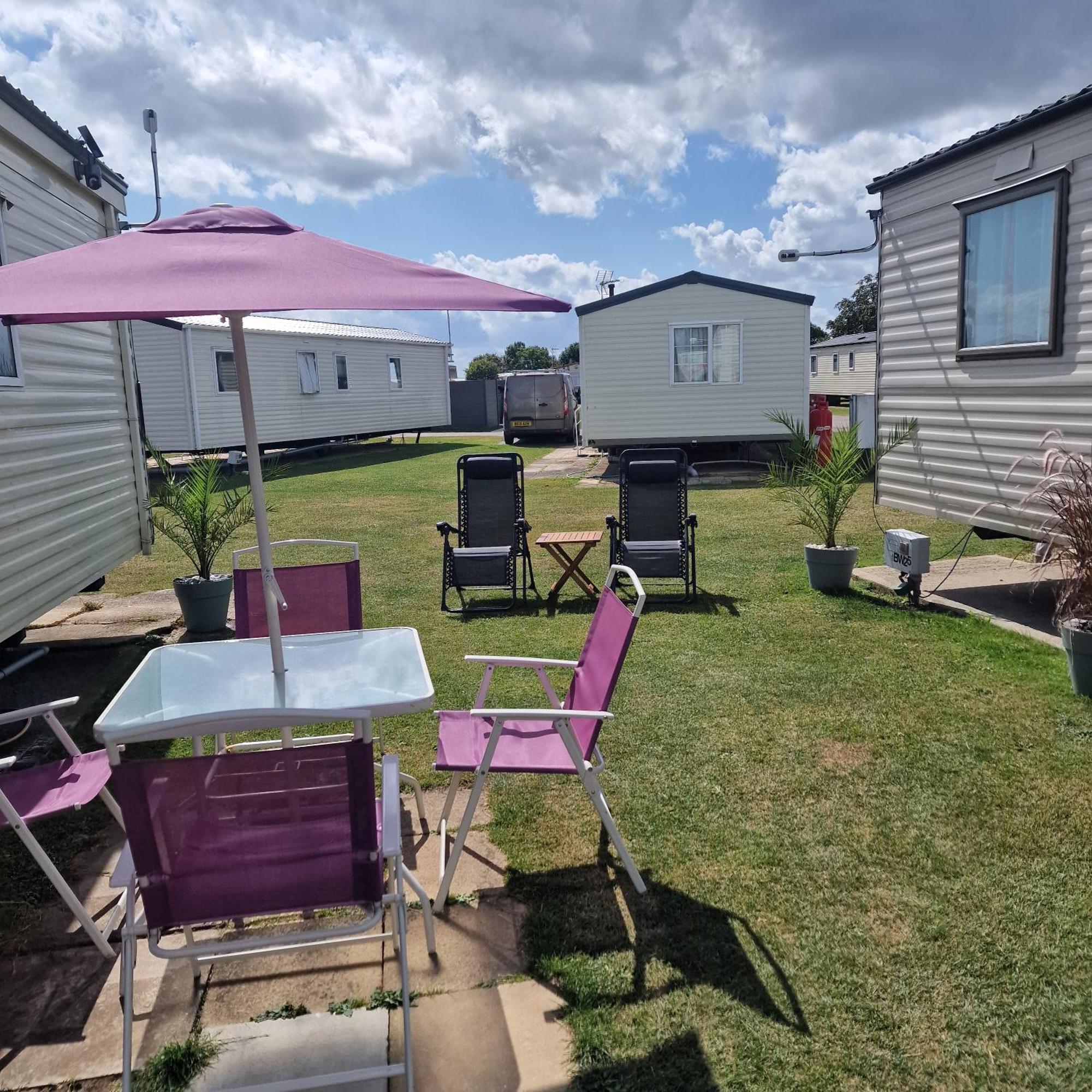 Sunshine Atlas Glamping Retreat Jaywick Sands Exterior foto